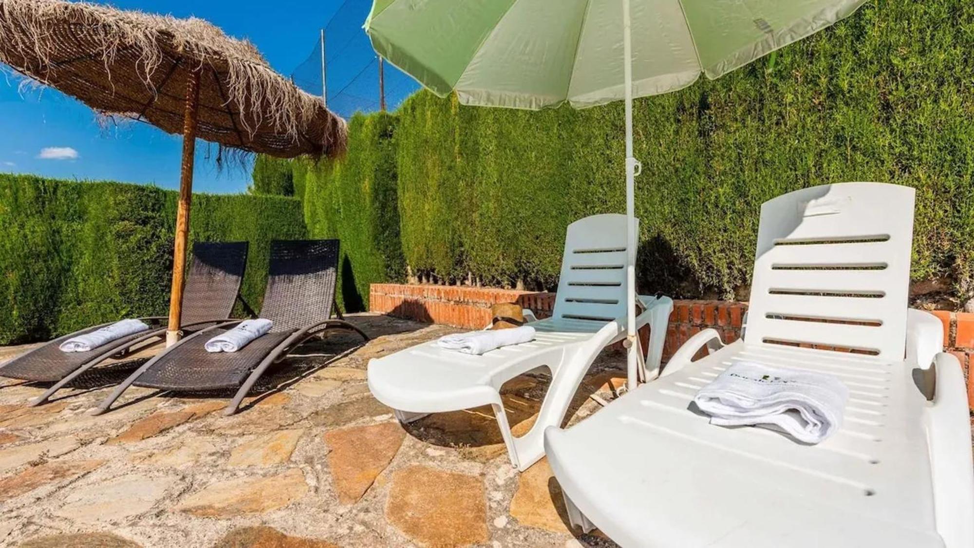 Spacious Villa With Private Pool In Моначиль Экстерьер фото