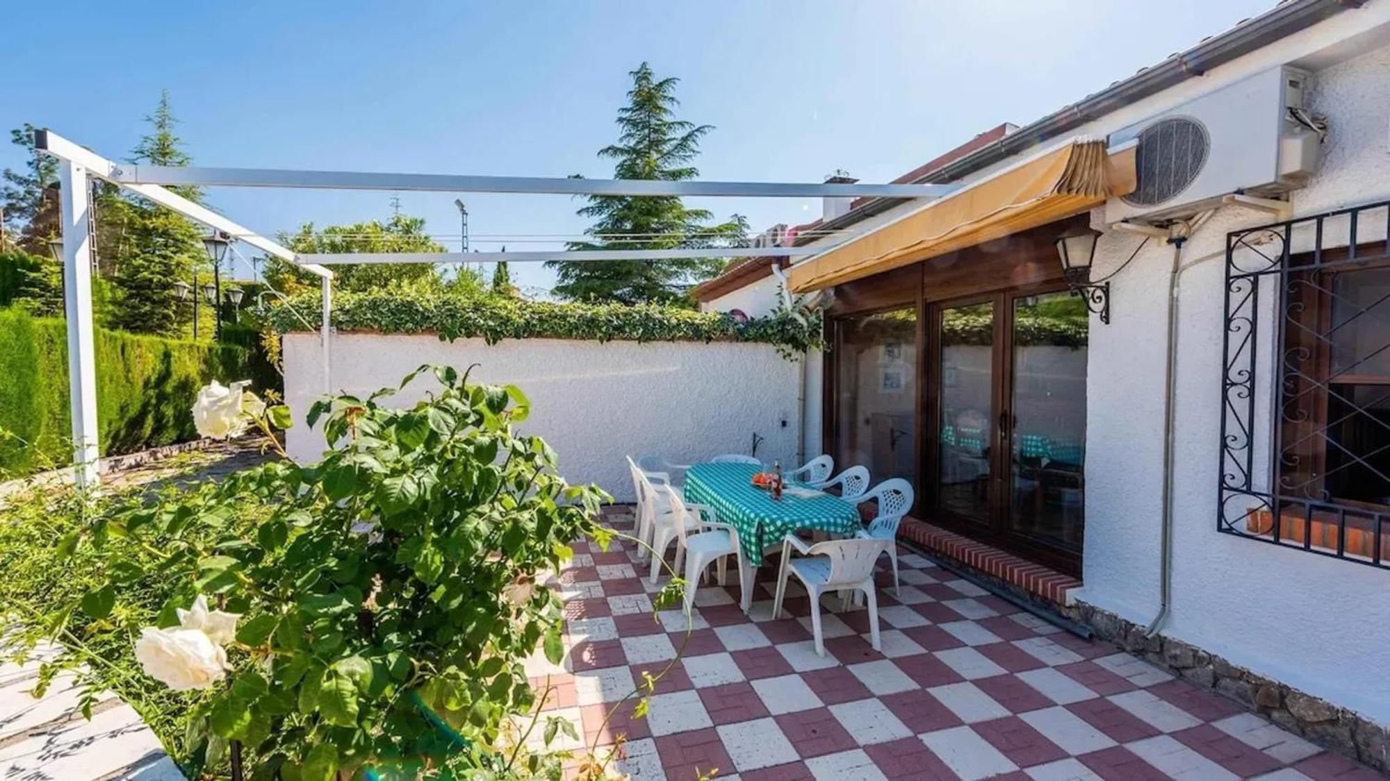 Spacious Villa With Private Pool In Моначиль Экстерьер фото