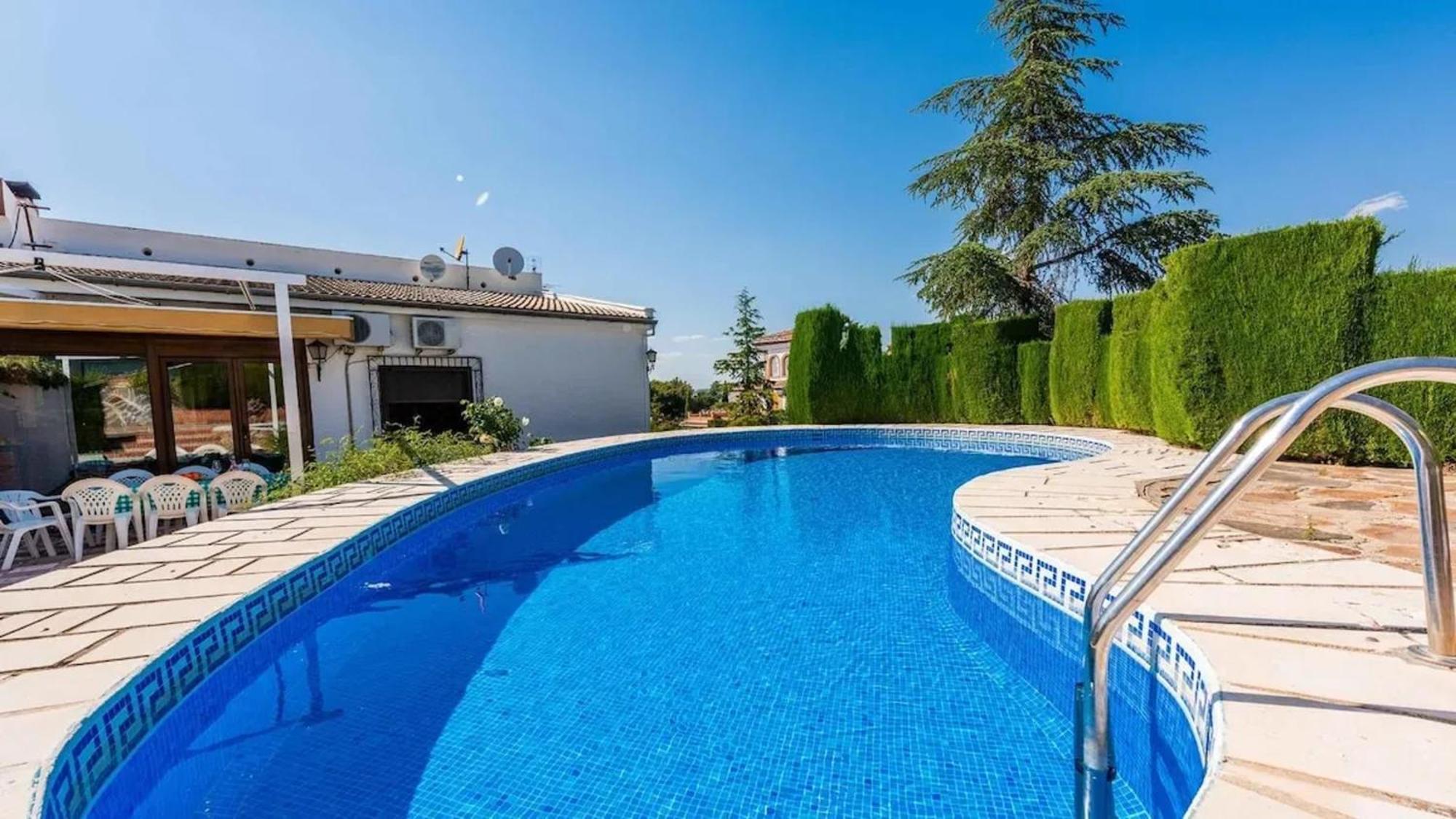 Spacious Villa With Private Pool In Моначиль Экстерьер фото