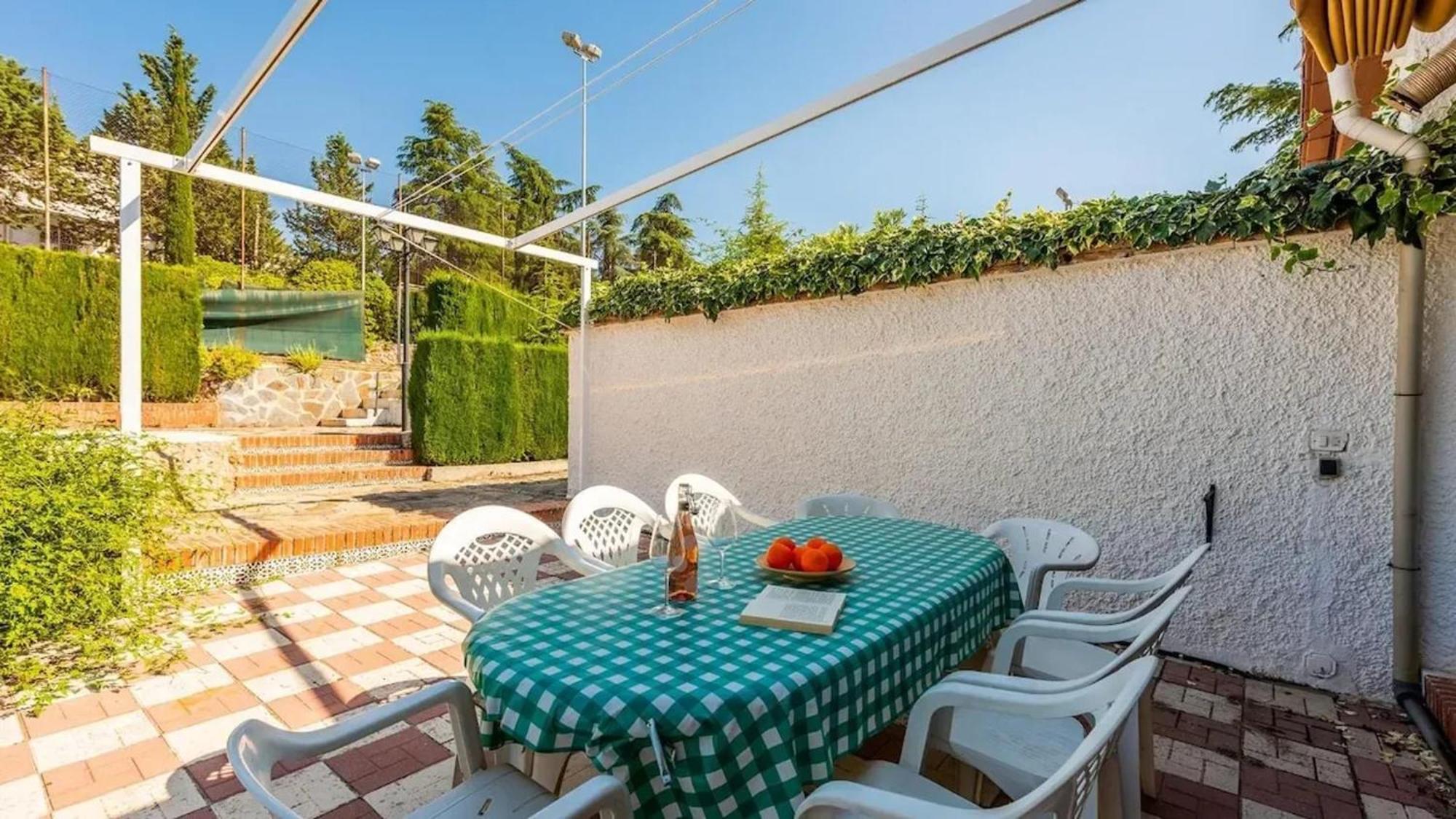 Spacious Villa With Private Pool In Моначиль Экстерьер фото