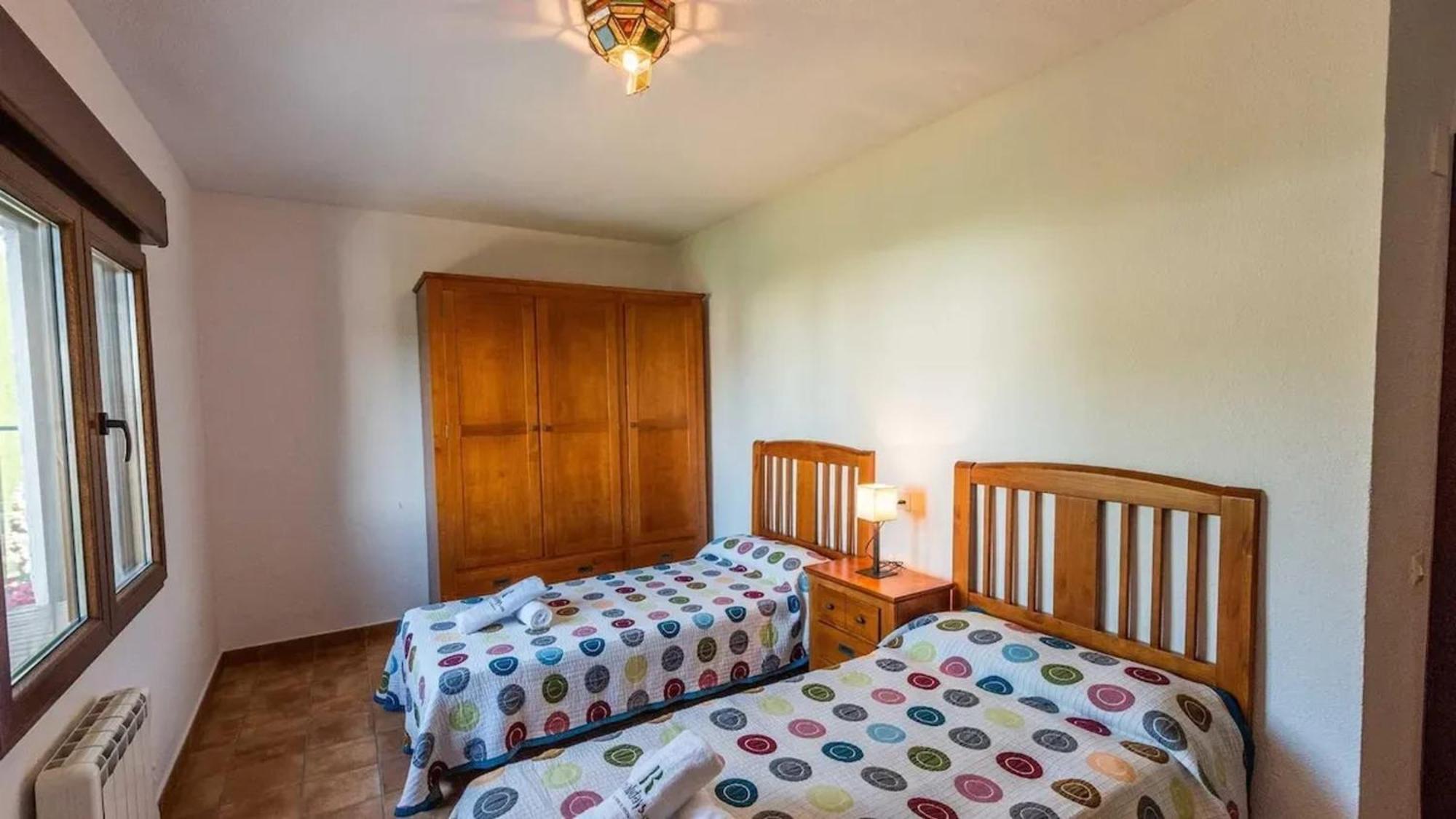 Spacious Villa With Private Pool In Моначиль Экстерьер фото