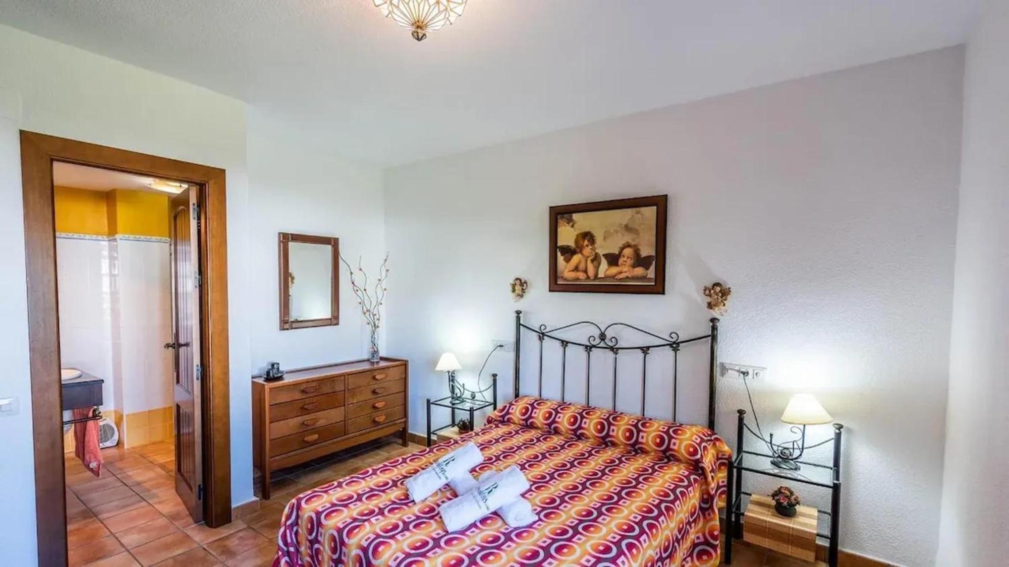 Spacious Villa With Private Pool In Моначиль Экстерьер фото