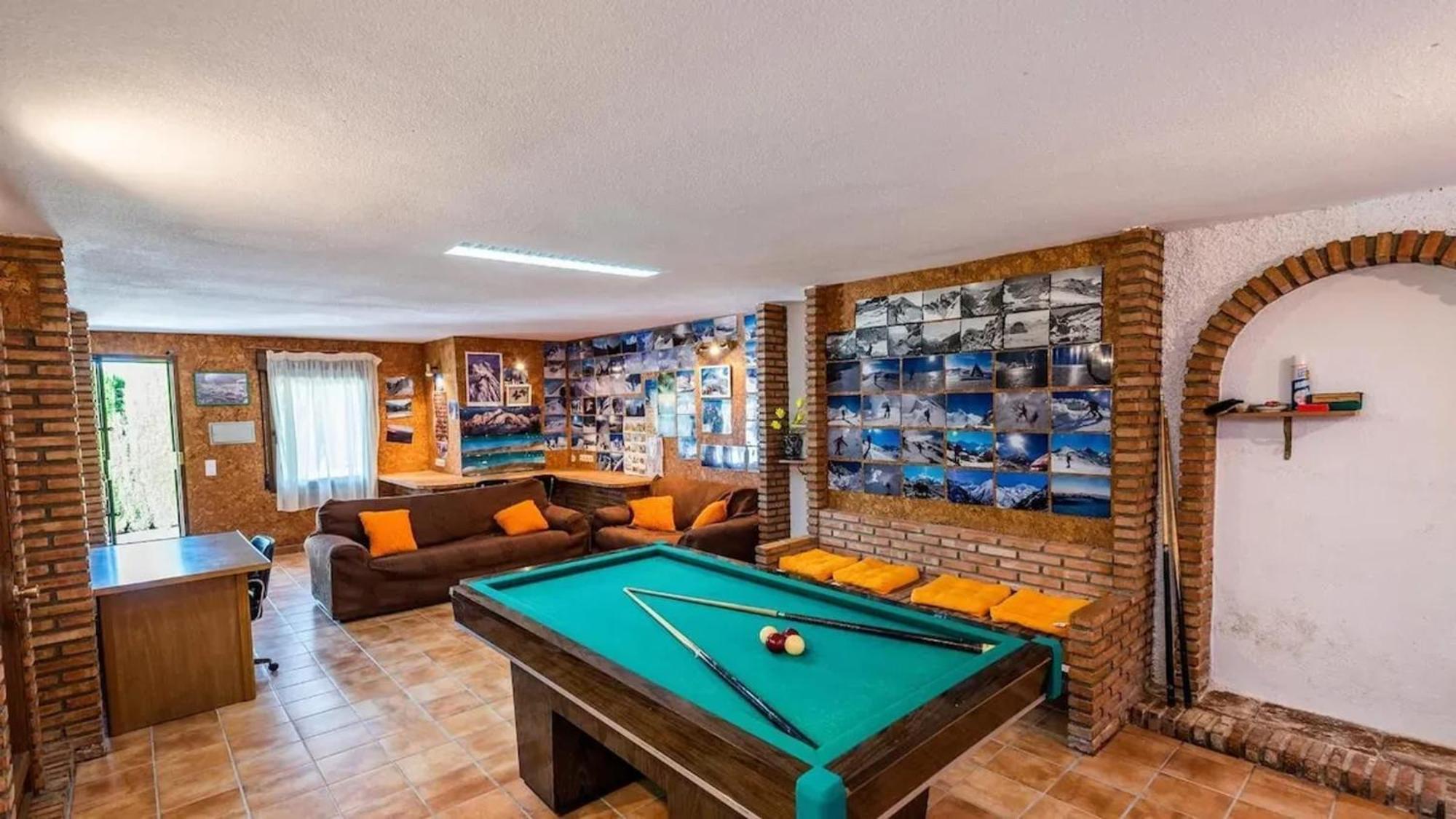 Spacious Villa With Private Pool In Моначиль Экстерьер фото