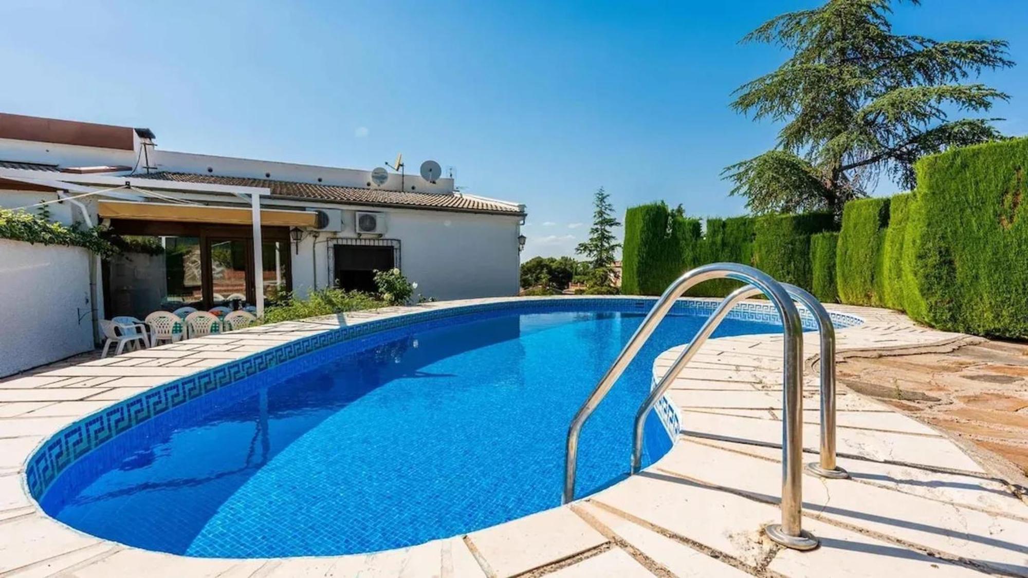 Spacious Villa With Private Pool In Моначиль Экстерьер фото