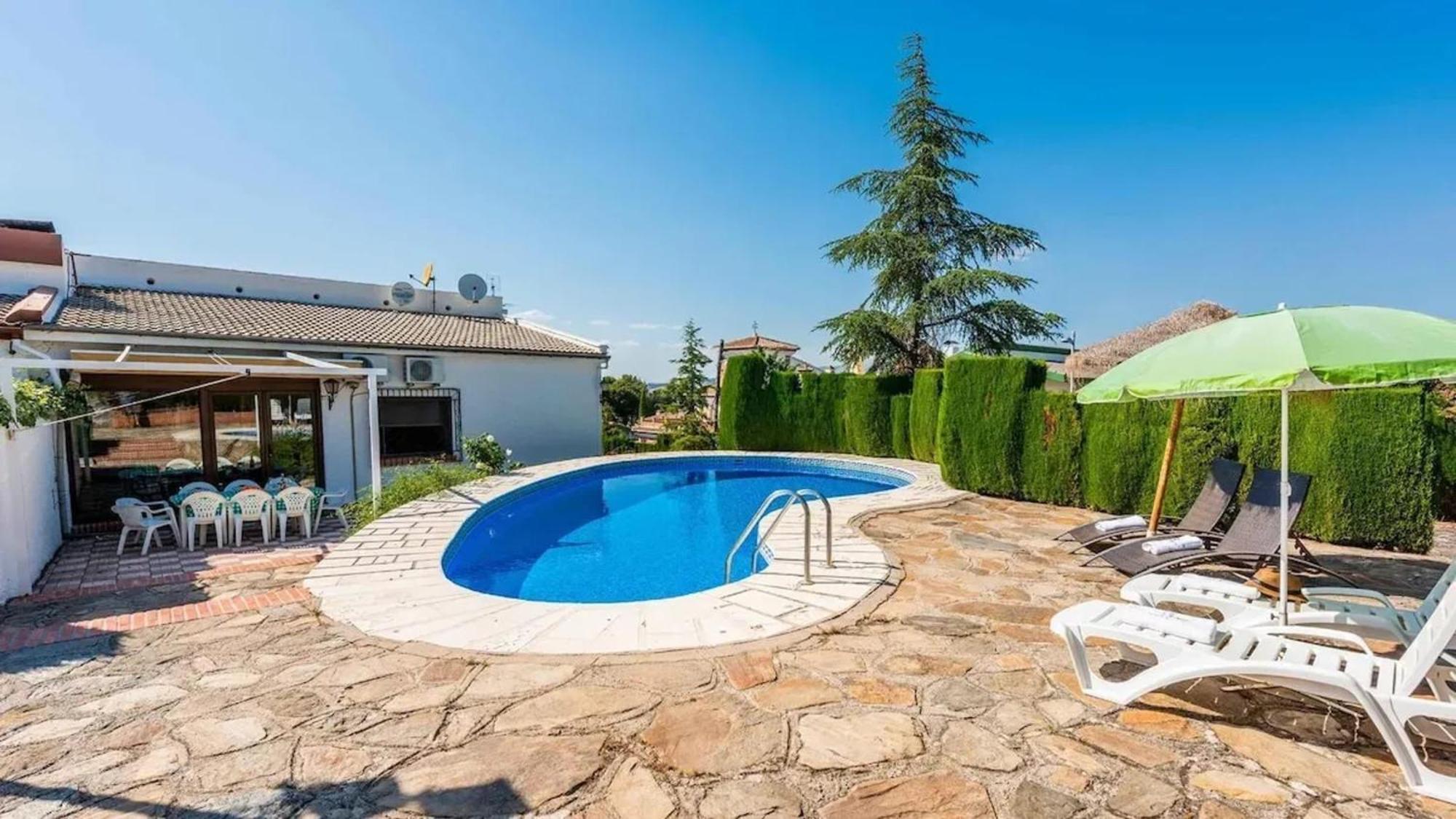 Spacious Villa With Private Pool In Моначиль Экстерьер фото